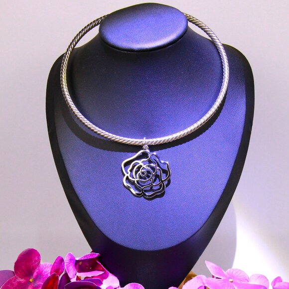 Silver Tone Choker Necklace w/ a Silver Flower Pendant - Picture 2 of 5